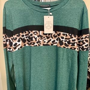 NWT Long sleeved color block top, size L
